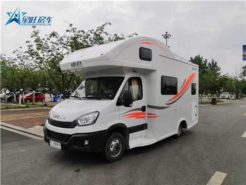 国产依维柯房车.jpg